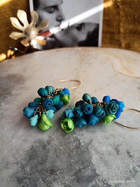 A Pop of Green! Chandelier Roses