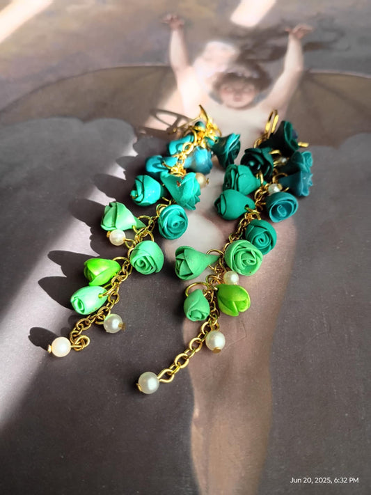 Elegant Green Chandelier Roses